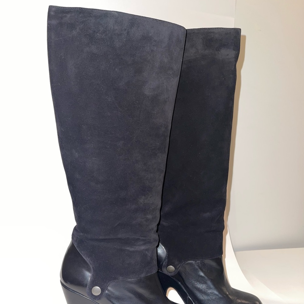 Boots - Picture 3 of 3